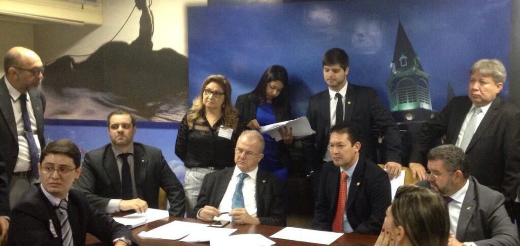 Read more about the article ADPEP participa de reunião da ALEPA na tentativa de ampliar o orçamento da Defensoria Pública.