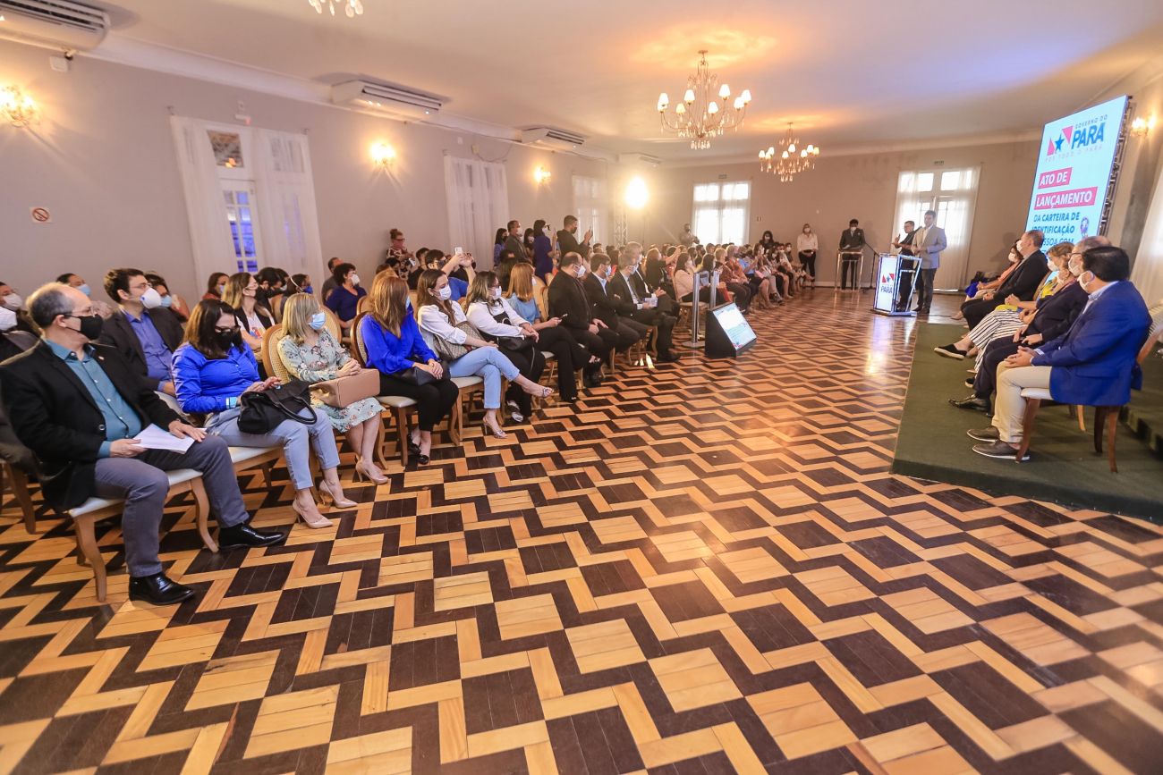 You are currently viewing Vice-Presidente Anna Izabel Santos e Defensora Clarice Otoni participam do evento de lançamento da Carteira de Identificação da Pessoa com Transtorno do Espectro Autista