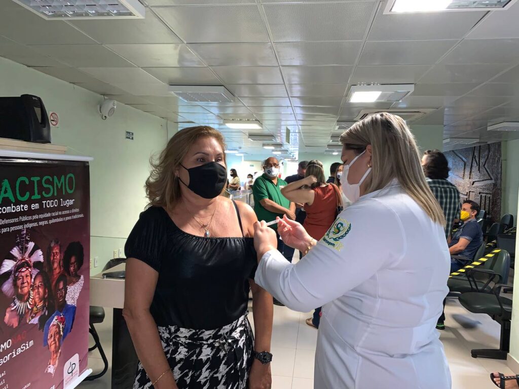 Read more about the article ADPEP promove campanha de vacinação de seus associados e associadas; foram oferecidas doses da tríplice viral e contra H1N1