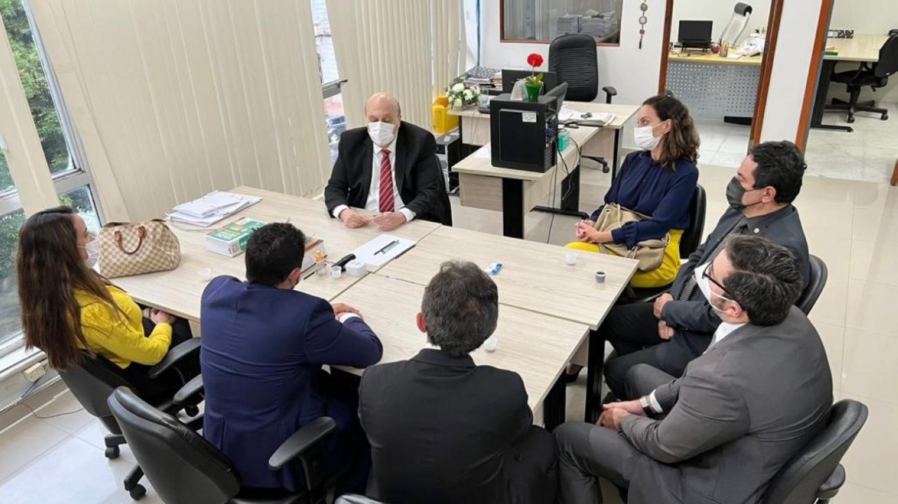 You are currently viewing Procuradoria da ALEPA recebe Defensores Públicos para tratar de assuntos institucionais