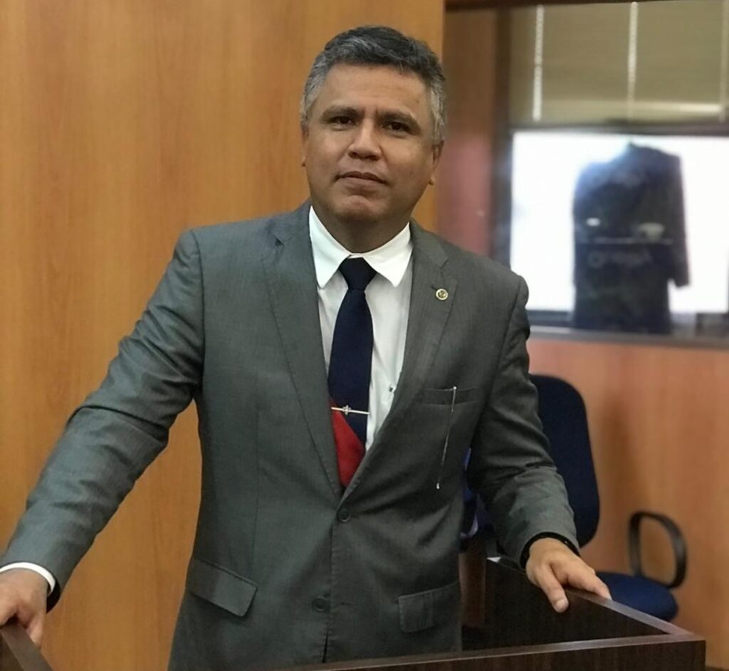 Read more about the article “Todo mundo tem direito à defesa”, explica defensor público Walbert Pantoja de Brito
