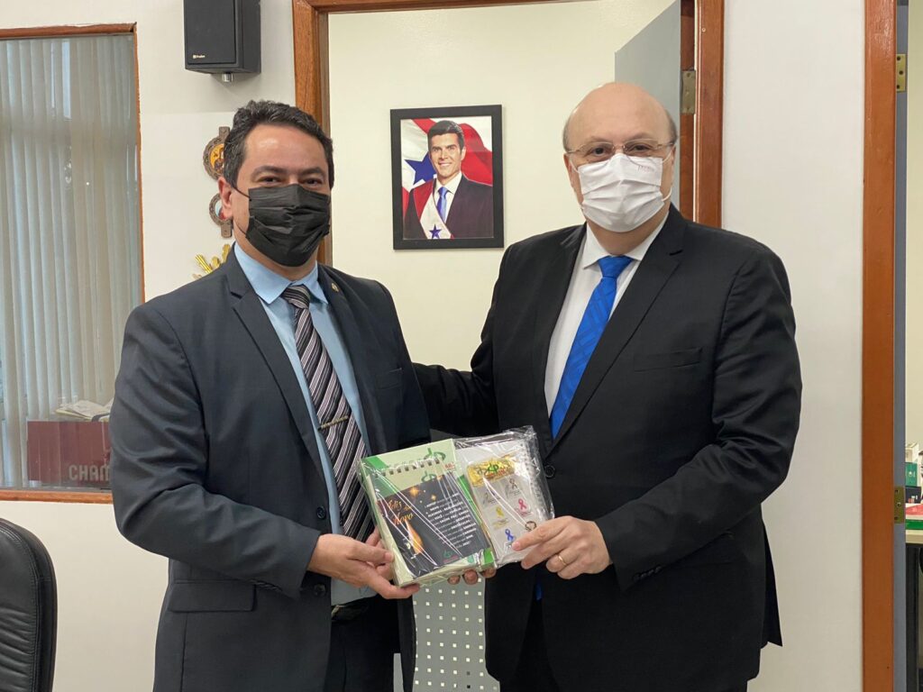 Read more about the article Presidente Marcus Vinicius visita o Procurador da ALEPA para tratar de assuntos institucionais