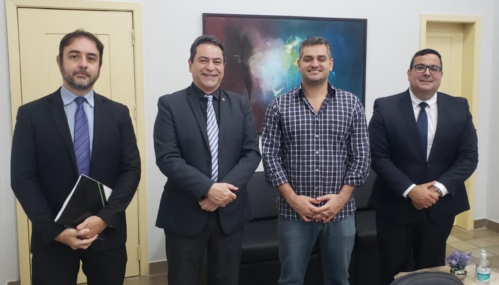 Read more about the article Representantes da ADPEP se reúnem com procurador geral do estado, Ricardo Sefer