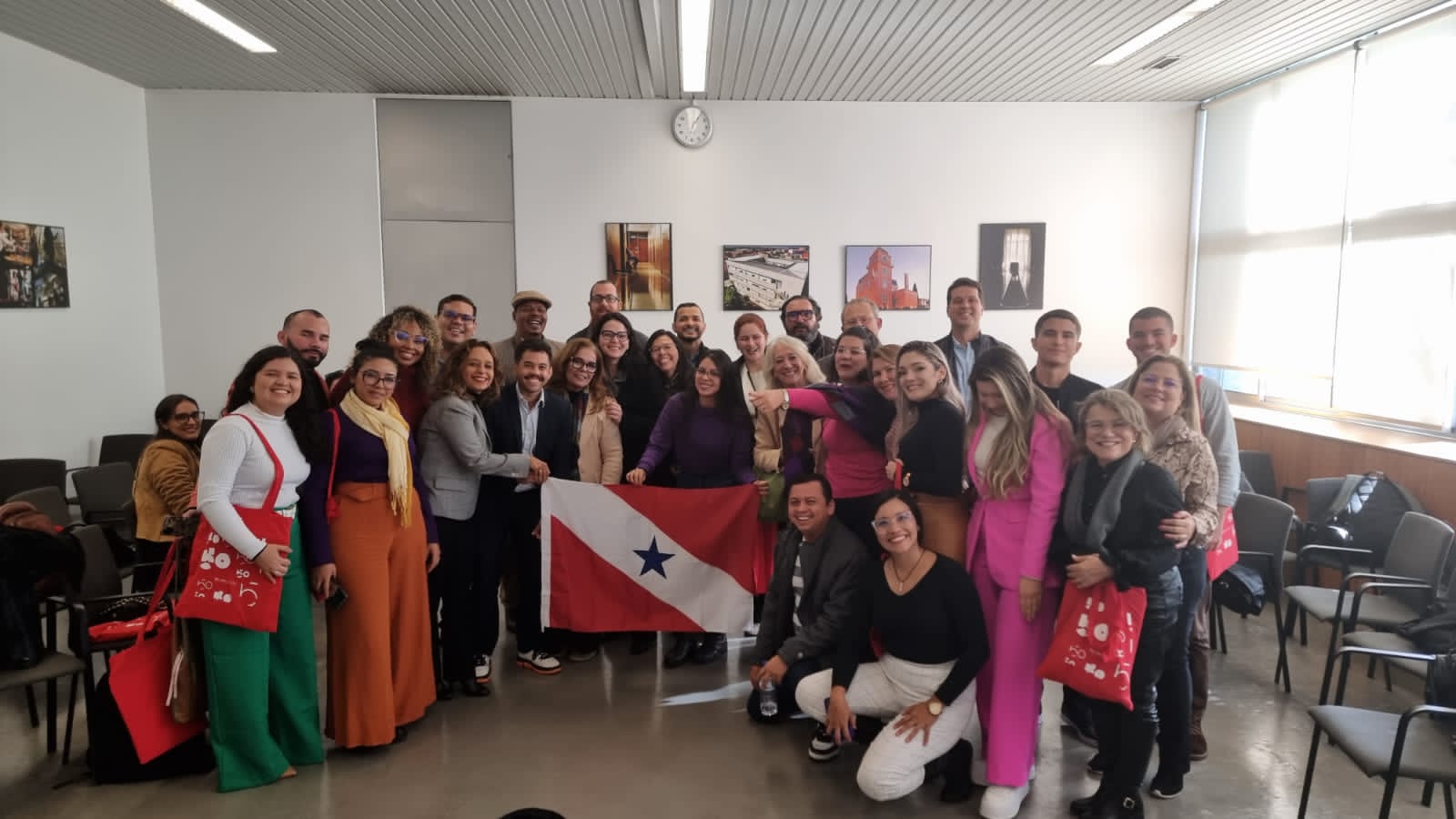 You are currently viewing Defensora Pública Anna Izabel Santos e Defensor Público Daniel Sabbag apresentaram suas pesquisas de mestrado em Portugal