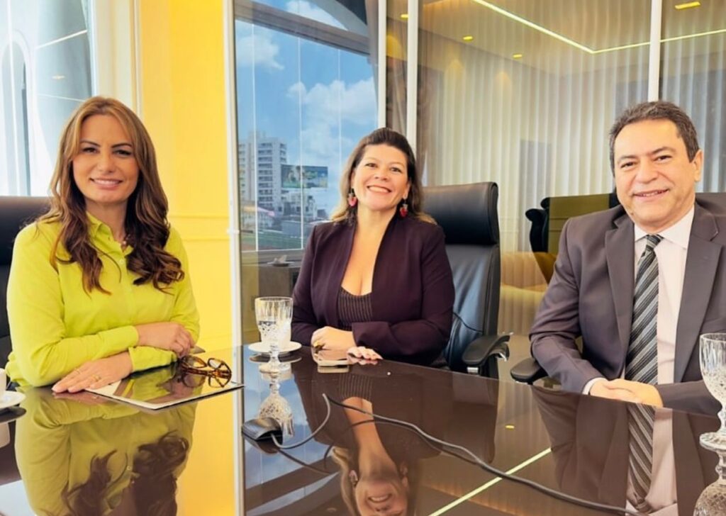 Read more about the article Presidente da ADPEP visita o Palácio do Governo do Estado do Pará e faz convite para a confraternização da ADPEP